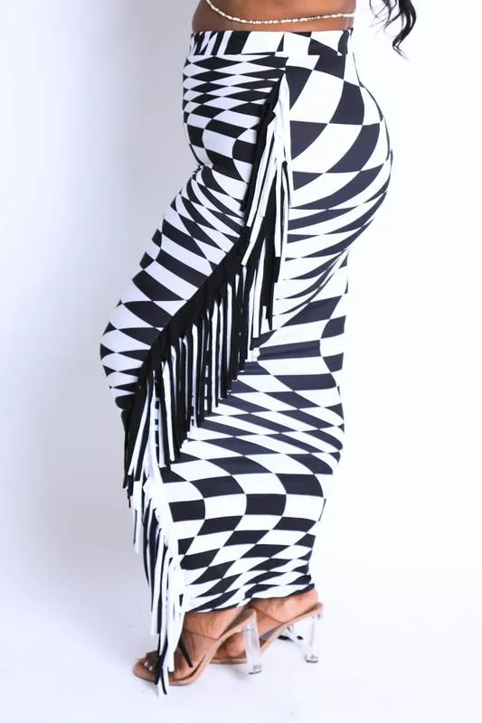 FIERY FRINGE SKIRT- BLACK/WHITE