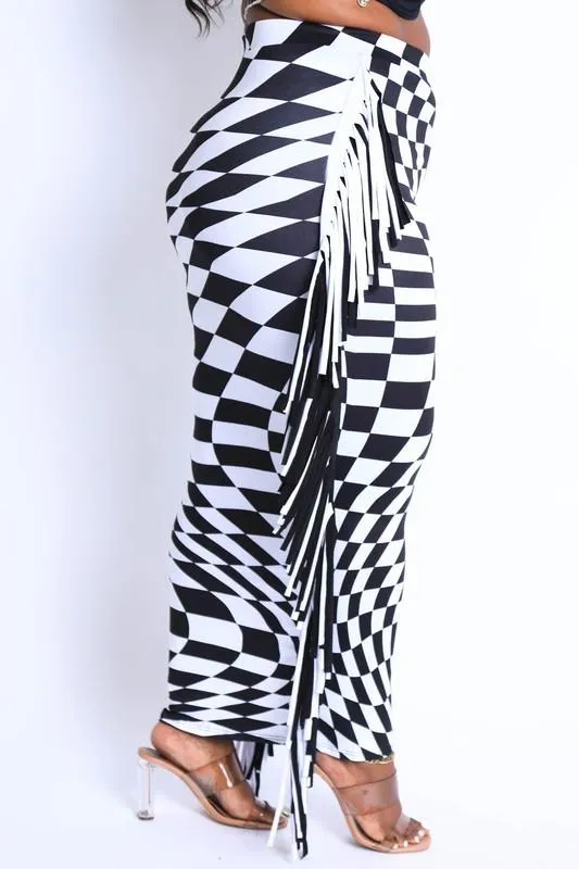 FIERY FRINGE SKIRT- BLACK/WHITE