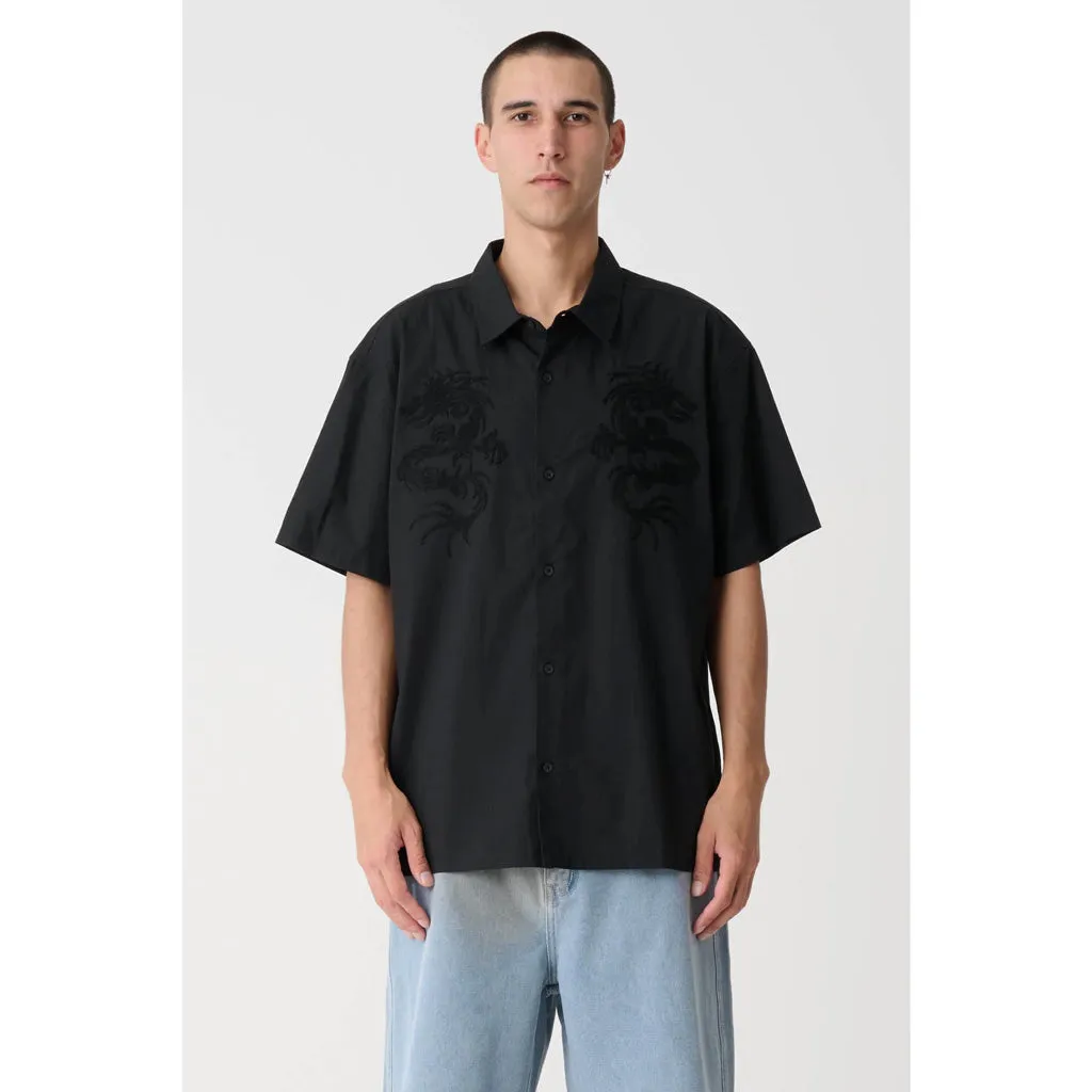 XLARGE DRAGON SS SHIRT - BLACK